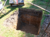 Das Loch für das Fundament ist fertig 1,35 x 1,35 m. 1,4 m tief